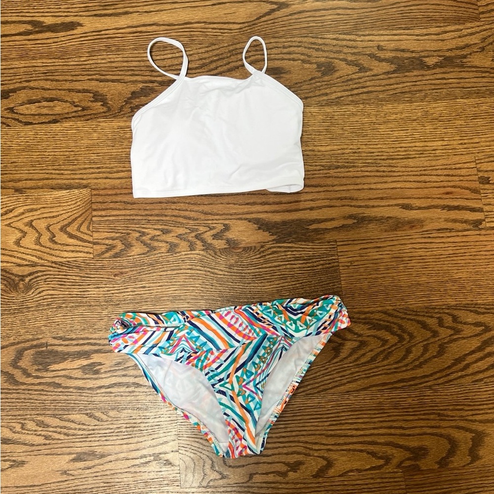 Medium, 2-piece swimsuit